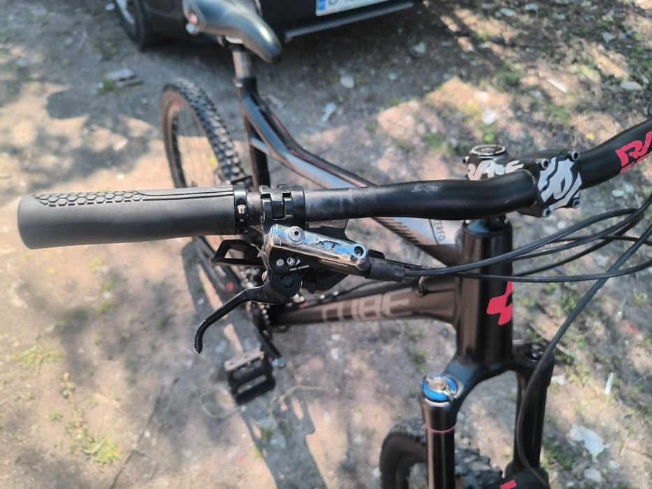 Bicicleta Cube fulsuspensan  29