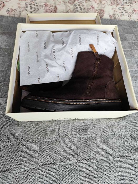 Дамски боти от естествен велур Lasocki