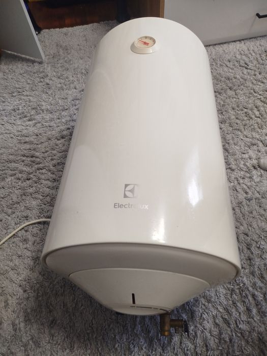 Продам водонагреватель ELECTROLUX