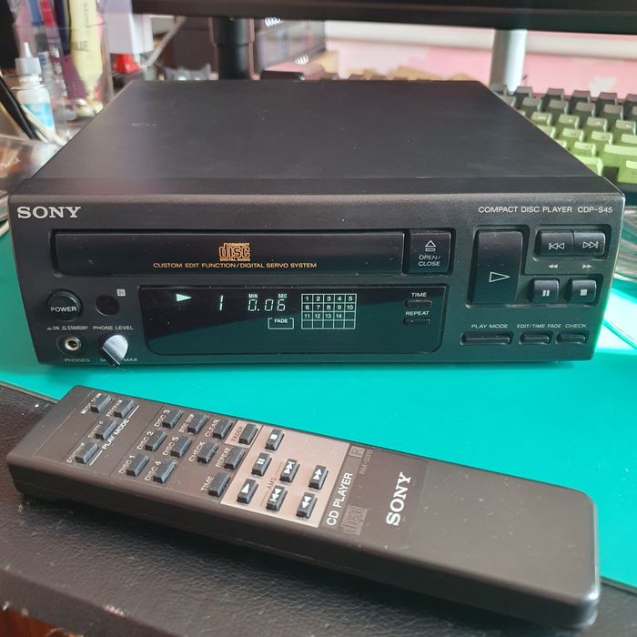 CD проигрыватель SONY CPD-S45