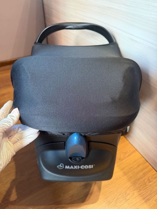 Стол за кола Maxi-Cosi CabrioFix с изофикс система FamilyFix комплект
