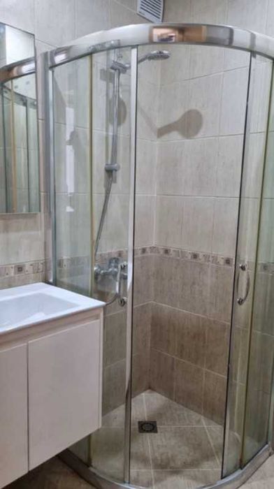 Тристаен апартамент под наем Изток