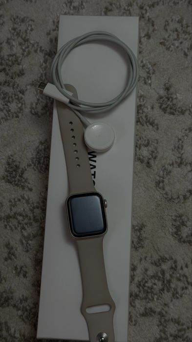 Apple watch se 2 gen 40 mm starlight-бежевый (2022)