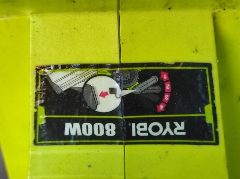 Slefuitor cu aspirator  RYOBI  EBS 800V