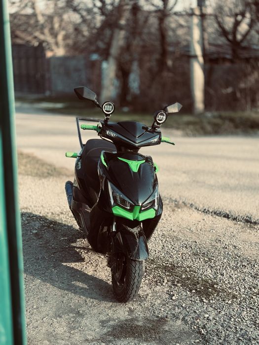 Продам скутер м8про