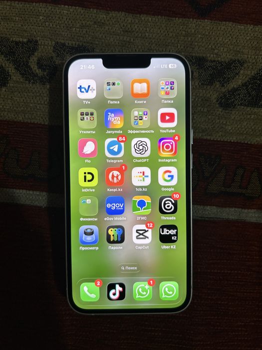Айфон 13 в хорошем состаянии