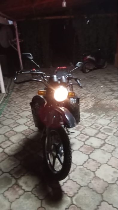 Продам мотоцикл 200 куб