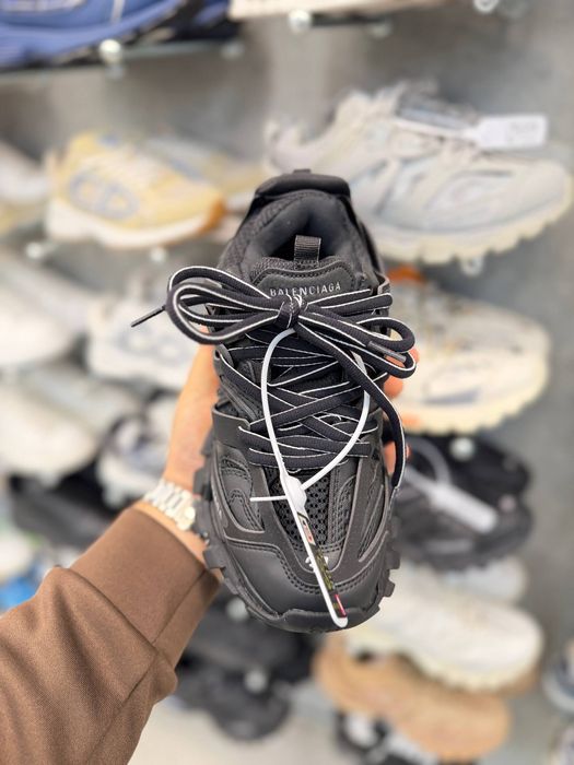 Balensiaga Track