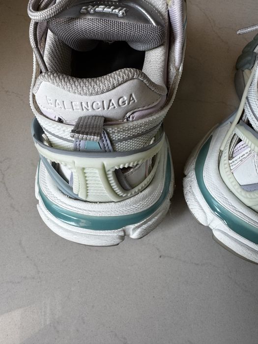 Balenciaga track2