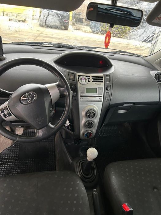 Vand Toyota Yaris 1.0 benzina