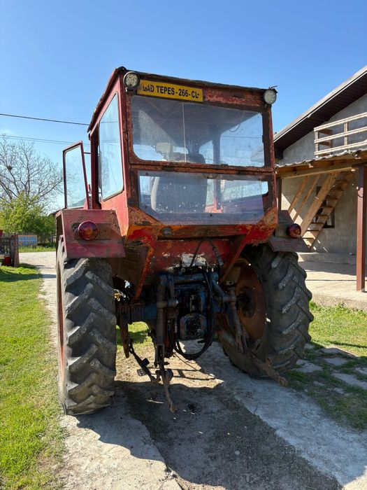 Vand tractor u650 cu plug pp4