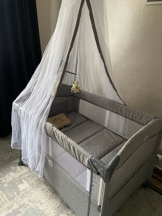 Продам кроватку-манеж