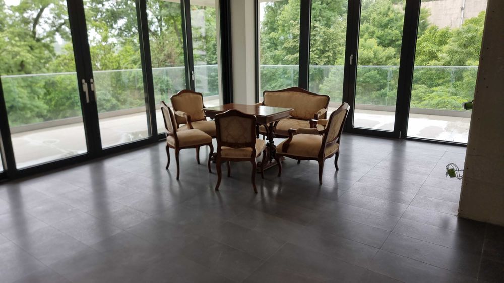 Salon stil Biedermeier , lemn solid , in stare foarte buna . SPECIAL