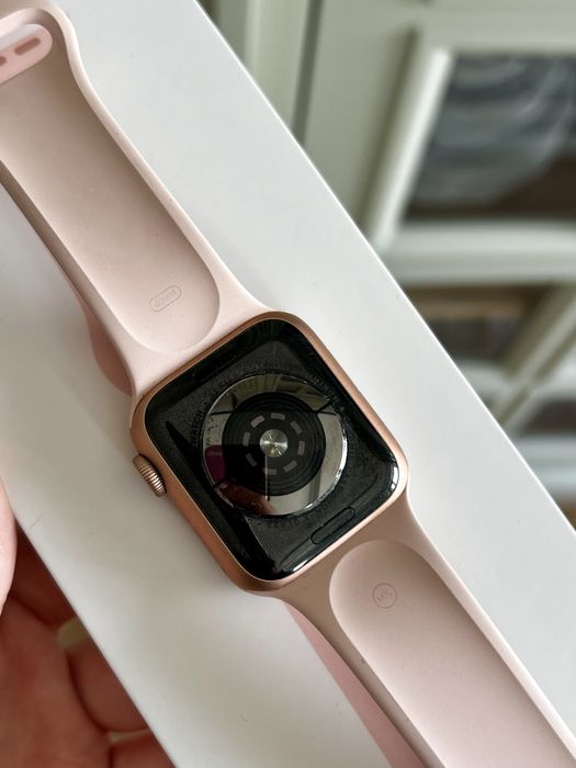 Apple Watch 5 (Часы)