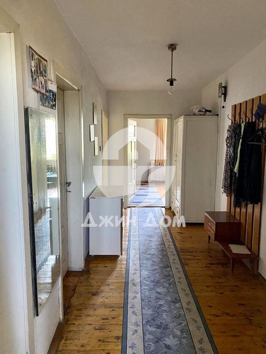 Двуетажна къща с двор в гр. Айтос