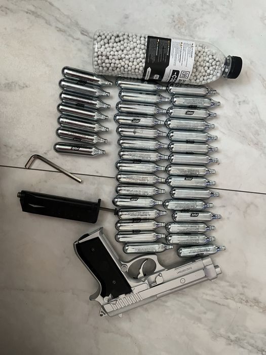 Pistol airsodt putere 3J, pe baza de CO2