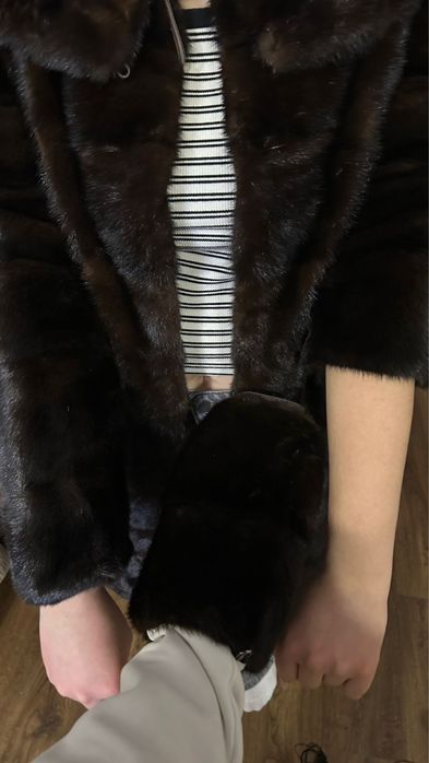 Продам шубу норковуь