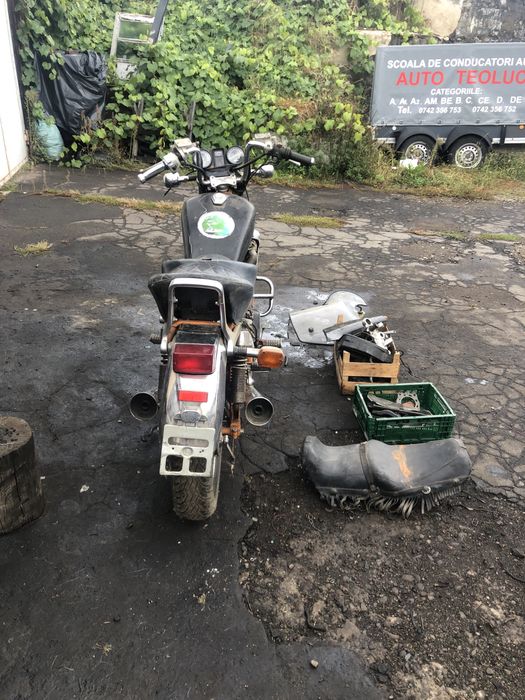 Honda magna 750 rd 09 pentru piese. Nu are acte.