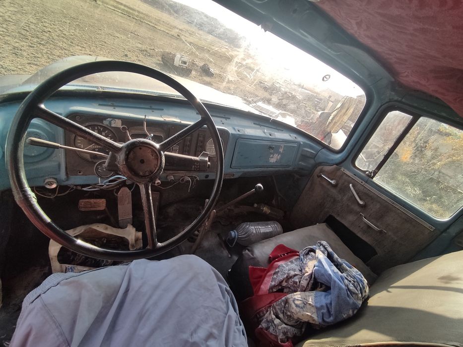 Продам зил130 бортовой