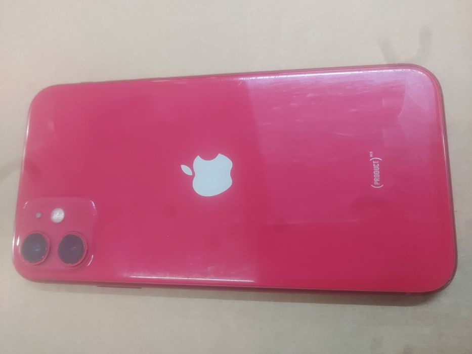 iPhone 11   roșu