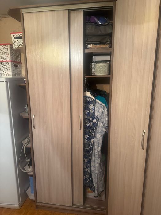 Продам угловой шкаф