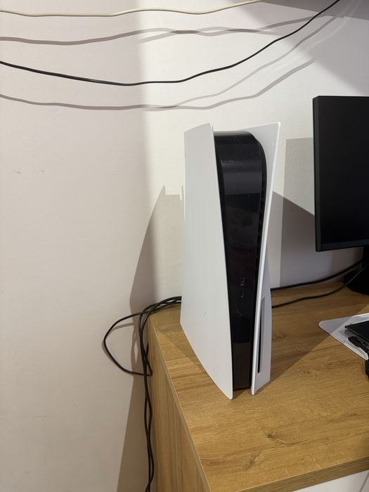 Vand monitor dell 144 hz si ps5 cu tot cu jocuri si cele 2 manete