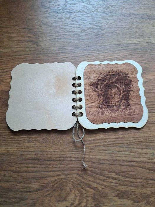 Картички от дърво