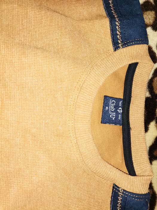 Pulover mărimea XL, purtat o data, impecabil