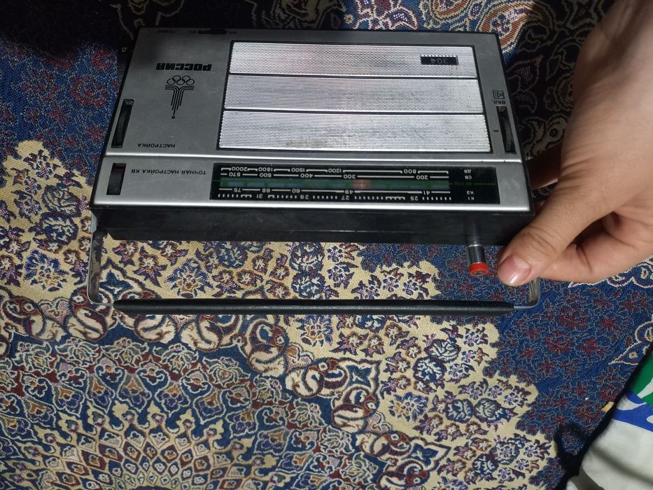 Radio musiqa tinglovchi aparat