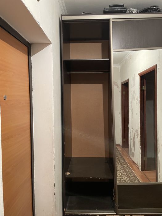 шкаф купе с зеркалом