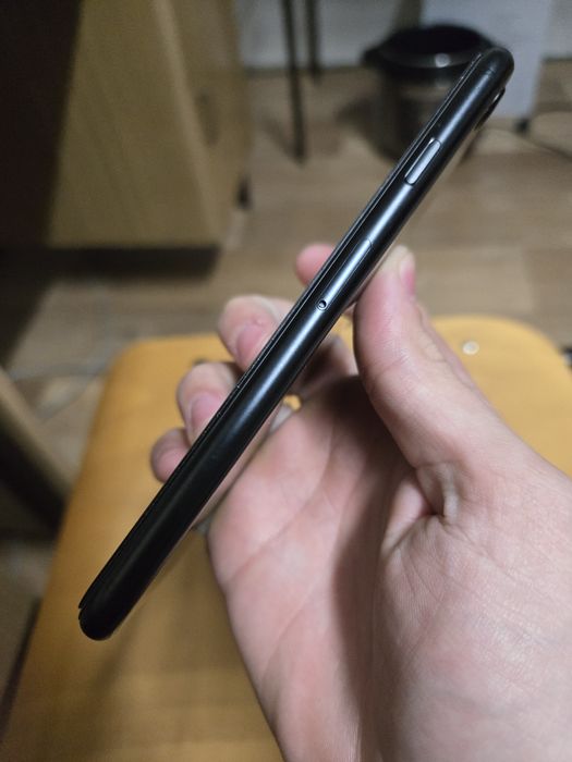 Iphone SE 2020 перфектно състояние