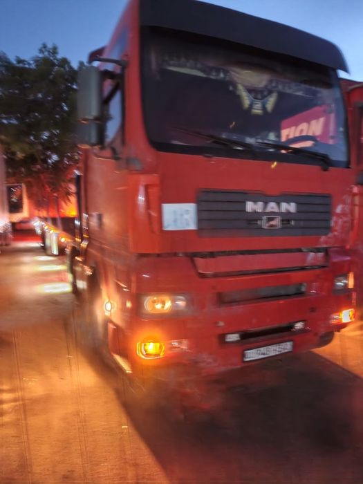 Продается MAN TGA  полуприцеп площадка контейнеровоз