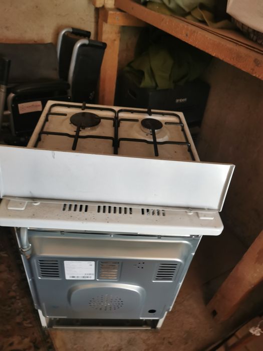 Продам газовую плиту