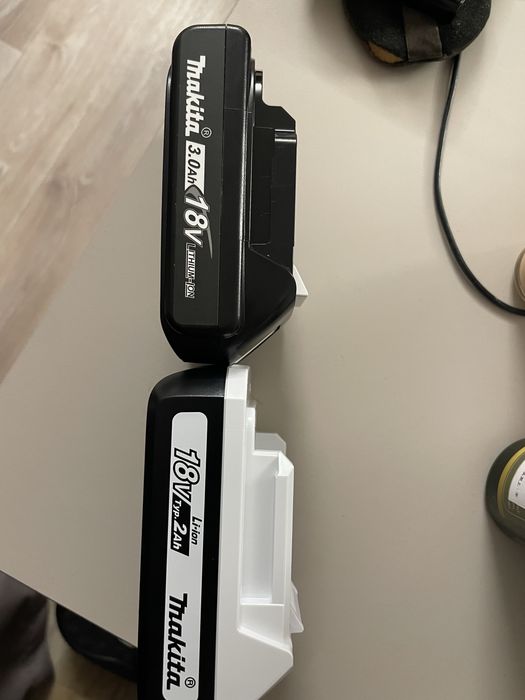 Литиевая батарея Makita BL1830