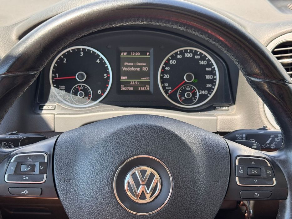 Vând VW Tiguan 4Motion 2.0 TDI DSG, 140 CP, an 2015, în stare excelentă, întreținut exclusiv în reprezentanță.