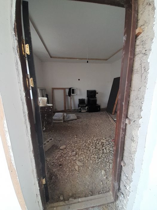 Zomin tumanida yer uchaska Sotiladi srochna