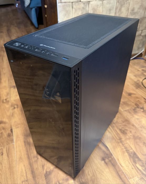 Корпус Thermaltake V200 Tempered Glass