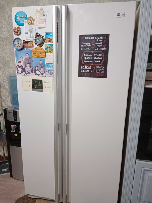 Холодильник большой