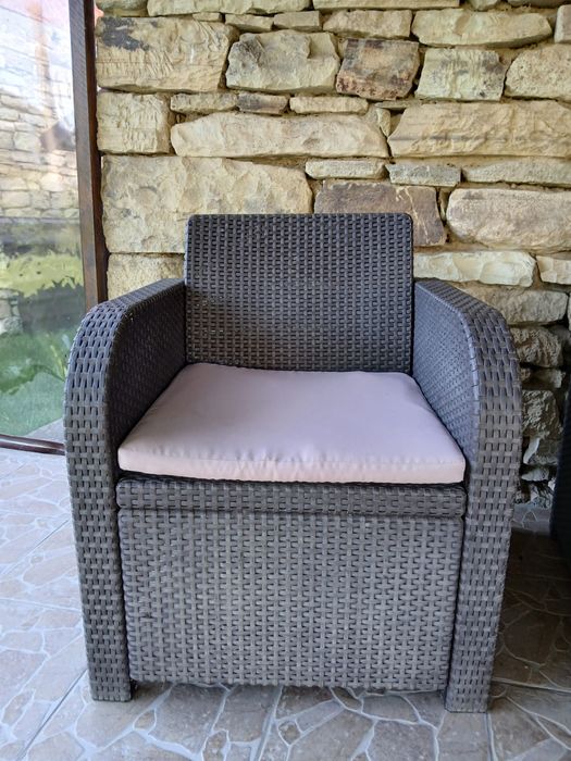 Vand set terasa ratan cu saltele incluse