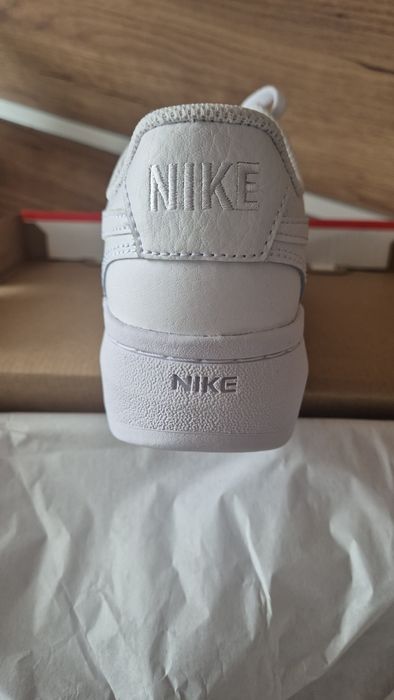 NIKE  W Court Vision Alt