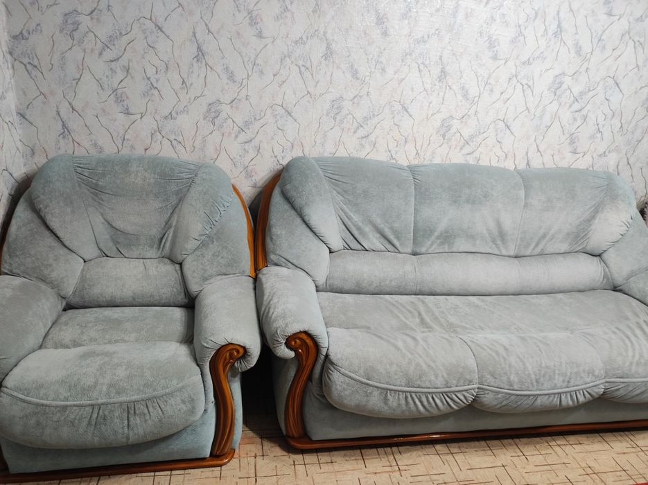Диван и два кресла