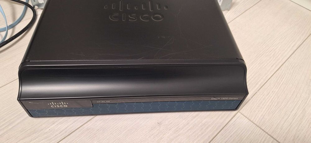 Router Cisco 1941 cu modul EHWIC-D-8ESG-P Gigabit