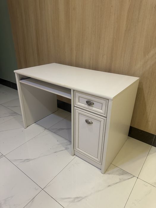 Письменный стол