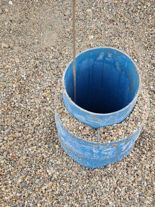 Executam foraje puturi de mica și medie adâncime