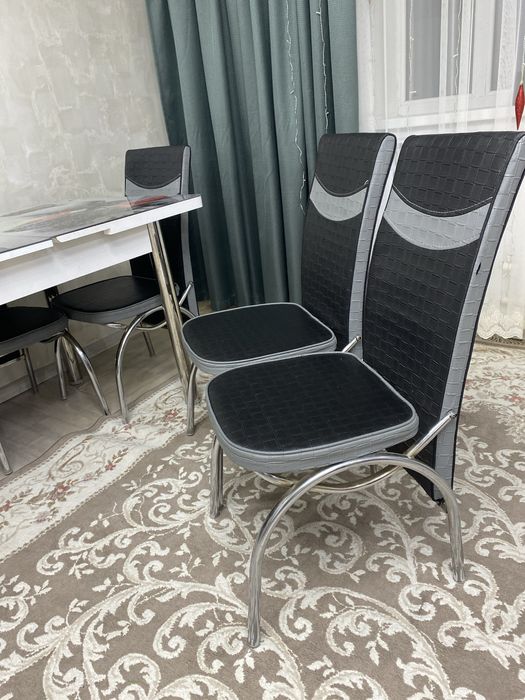 Стол со стульями продам