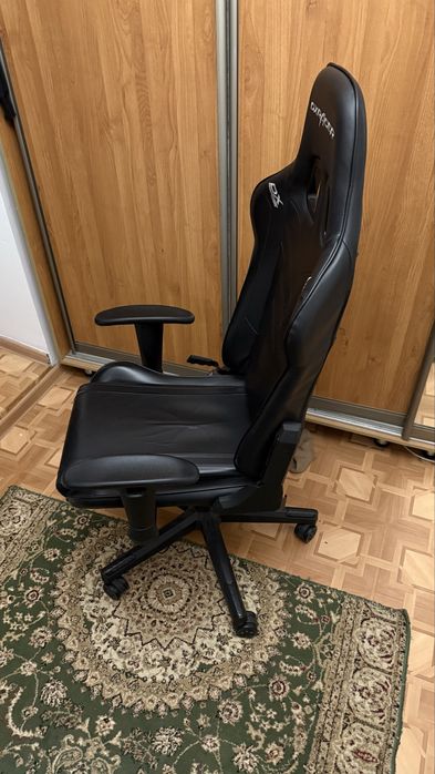игровое уресло Dxracer prince