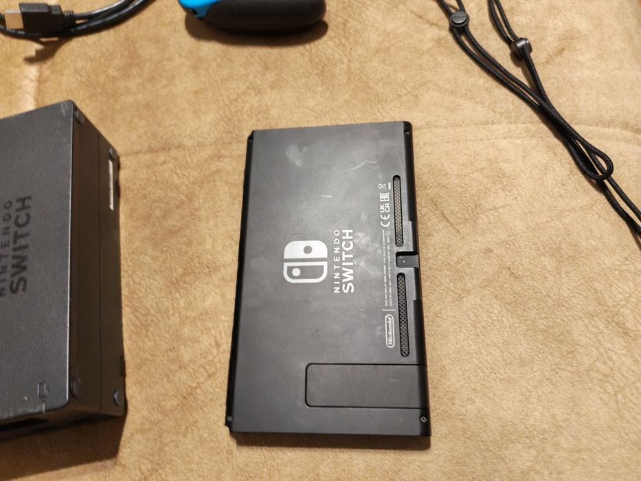 Vând Nintendo Switch