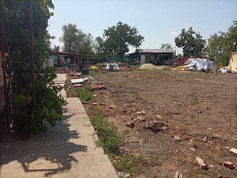 Vând teren pentru loc de casa