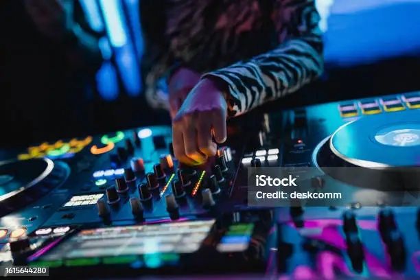 Dj evenimente,preturi avantajoase