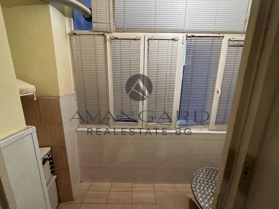 Продава се Двустаен апартамент в Пловдив, Център - 77 кв.м за 1884 €/кв.м - Снимка #9